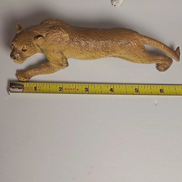 Lot of 7 AAA Animal Figures Lion, 2 Tiger , Leopard, 2 Buffalo, Panther Safari - Picture 3 of 16